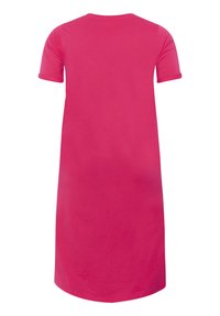 Robe à manches courtes en coton rose vif, avec un col rond et une silhouette décontractée qui descend jusqu'à mi-mollet.