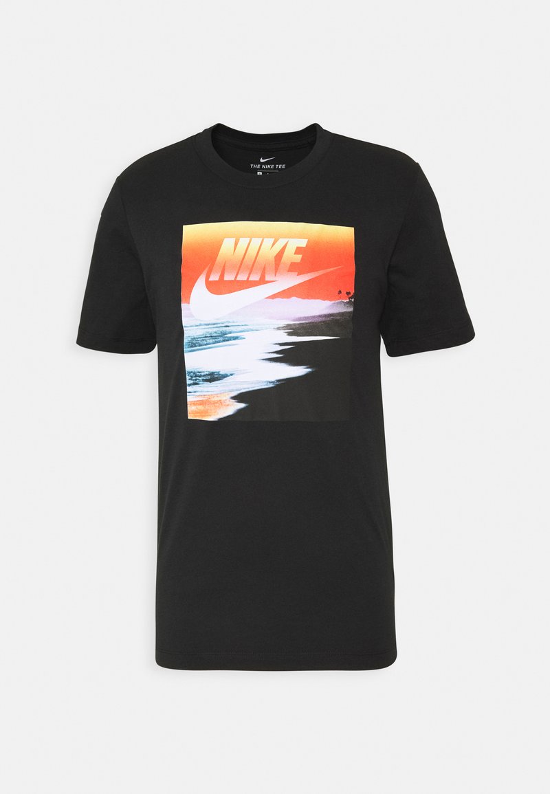Nota Normalización Pensionista Nike Sportswear TEE SUMMER PHOTO - Camiseta estampada - black/negro - Zalando.es Nota Normalización Pensionista Nike Sportswear TEE SUMMER PHOTO - Camiseta estampada - black/negro - Zalando.es