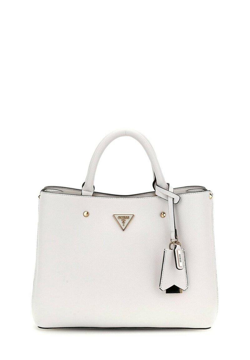 Borsa a mano in pelle bianca con un design strutturato, accenti in hardware dorato, un piccolo charm e una placca con logo sulla parte anteriore.