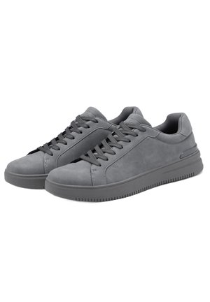 Trainers - grey