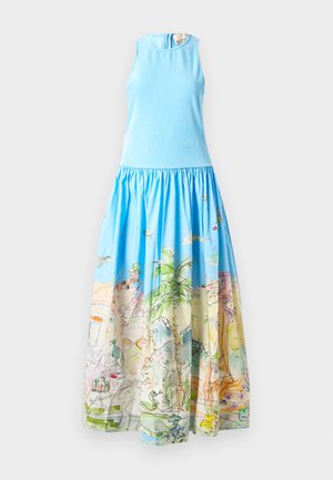 Vestido sin mangas de color azul con parte superior ajustada y una falda completa con estampado que presenta ilustraciones en acuarela de la naturaleza y paisajes.