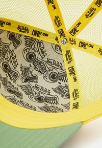 Von Dutch TRUCKER BOSTON UNISEX - Kepuraitė - green/yellow