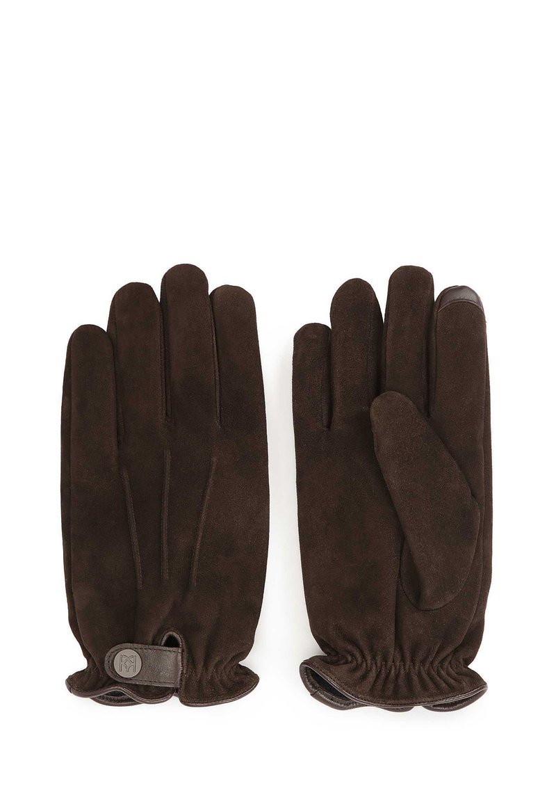 Guantes de ante marrón que presentan una textura suave, un estilo clásico, con un puño fruncido y acentos de cuero en la muñeca y las yemas de los dedos.