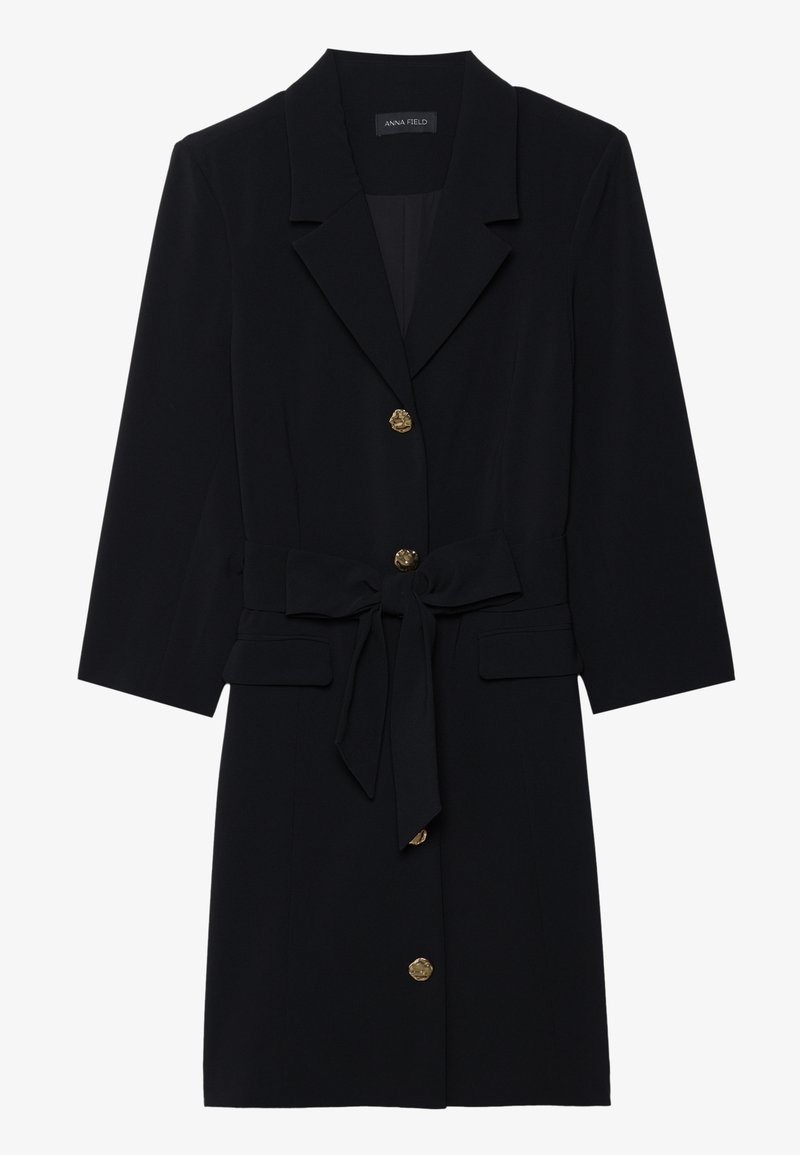 Dunkelblaues Blazer-Kleid aus glattem Stoff, mit einem Kragen, goldenen Knöpfen, einem Taillengürtel und zwei vorderen Taschen.