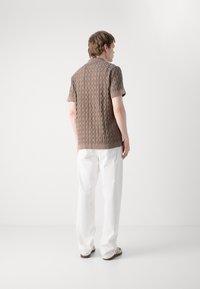 Thumbnail Image 5