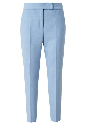 Pantalon bleu clair taillé avec pli devant, ceinture et fermeture avant dissimulée, présenté sur fond blanc.