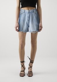 Pieces PCSUMMER DEST - Shorts di jeans - light blue