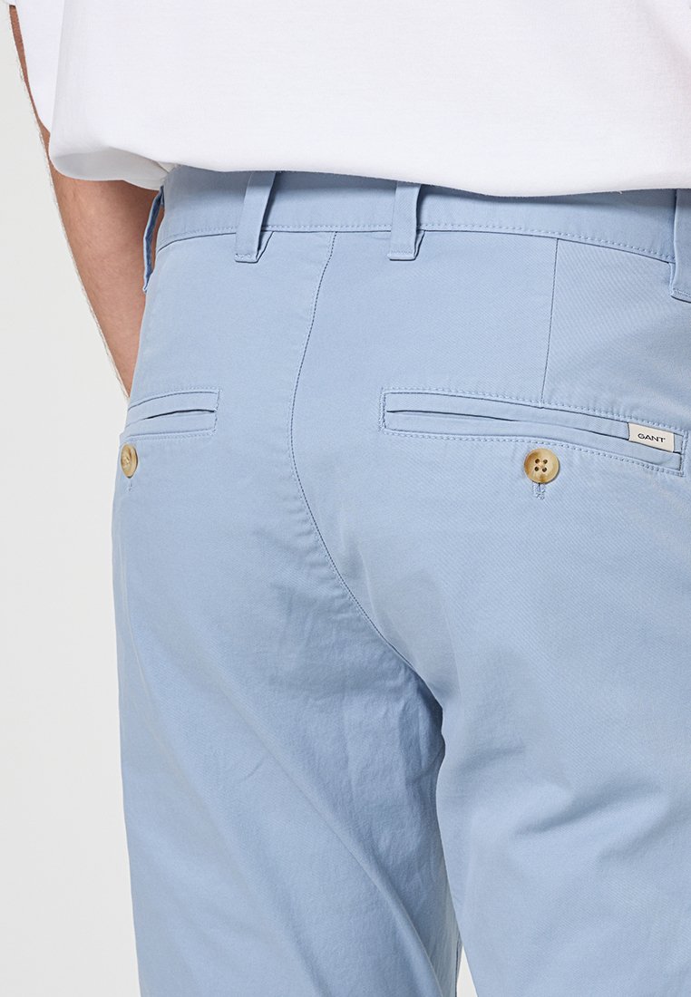 SLIM FIT