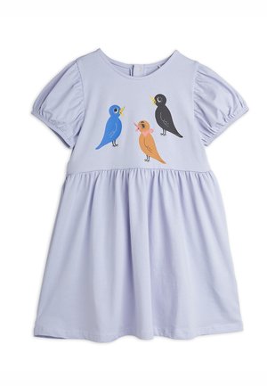 Robe d'enfant violet clair avec manches bouffantes et trois illustrations colorées d'oiseaux sur la poitrine.