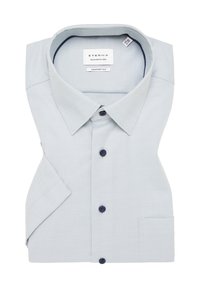 Himmelblau kariertes Hemd mit Button-Down-Kragen, dunkelblauen Knöpfen und einer Brusttasche; aus einem glatten Stoff gefertigt, mit bequemer Passform.