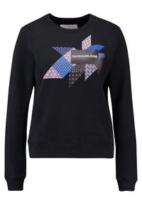 Svart sweatshirt i bomull med rund halsringning, med en geometrisk design i blått och mönstrade detaljer. Logotypen är centrerad.