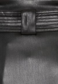 VILA A-linjekjol - black