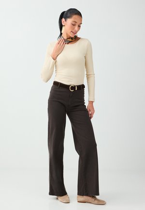 Jimmy Key, HIGH WAIST WIDE LEG TROUSERS - Pantalon classique - bitter brown