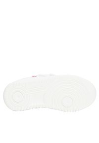 Suola di sneaker in gomma bianca con superficie texturizzata. Presenta motivi circolari e lineari, con punta arrotondata e design del tacco piatto.