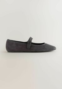 Grijze corduroy balletschoenen met een ronde neus en een decoratieve band met een ronde gesp. Gestructureerd oppervlak, platte zool.
