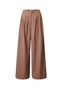 Braune weit geschnittene Hosen mit Falten, einem Knopfverschluss und einer glatten Stoffstruktur. Maßgeschneiderte Gestaltung, die sowohl für legere als auch für formelle Anlässe geeignet ist.
