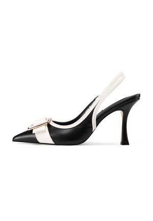 Scarpa con tacco alto slingback in bianco e nero con punta affusolata, materiale in pelle, una fascia ampia a contrasto e dettagli in oro.