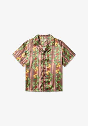 Īsām piedurknēm krekls no glancēta auduma, ar citronu un lapu rakstu uz svītraina brūna fona, relaksēta apkakle un priekšējie pogas.