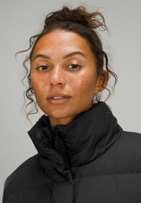 lululemon WUNDER PUFF - Jakna ispunjena paperjem - black