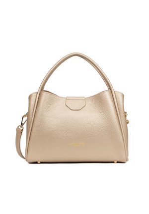 Sac à main en cuir beige texturé avec double poignées supérieures, une bandoulière amovible et des détails métalliques dorés.