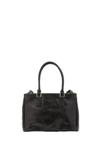 Borsa a mano nera in pelle con due manici, chiusura a zip, forma rettangolare strutturata, con dettagli in hardware dorato e cuciture.