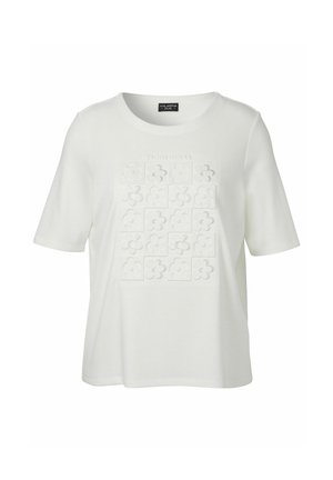 Witte T-shirt met korte mouwen, ronde hals en een reliëf bloemmotief gerangschikt in een 4x4 raster aan de voorkant.