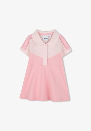 Roze polo jurk met een kraag, korte mouwen en een kleurblokontwerp met lichte en donkere roze secties. BOSS-logo op de mouwen.