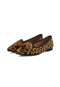 Pantofole da balletto in stampa leopardo con una morbida texture in pelliccia, punta affusolata, rifiniture nere e nappine decorative nella parte anteriore. Suole piatte.