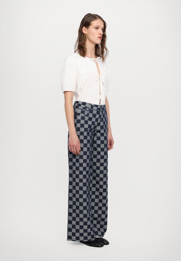 CHARLIE OVERSIZED  - Relaxed fit jeans4