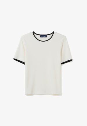 Weißes T-Shirt mit kurzen Ärmeln, schwarzem geripptem Halsausschnitt und Ärmelabschlüssen, aus weichem Stoff gefertigt, mit lockerer Passform und einfachem Design.