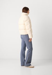 Lacoste BF3262_XFJ - Piumino - lapland