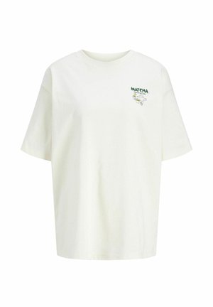 Hvid t-shirt med korte ærmer med grønt "Matcha Morning Club" tekst og illustrationer af en kop, teblade og en teske på venstre bryst.