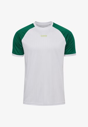Hvid atletisk T-shirt med grønne raglanærmer, der har et struktureret stribesystem og et lille logo på brystet.