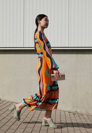 CURVED WAVE SIERRA DRESS - Day dress - multi-coloured