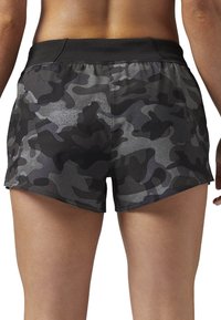 Reebok Pantalón corto de deporte - black