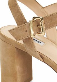 Dune London Sandalen met plateauzool - caramel