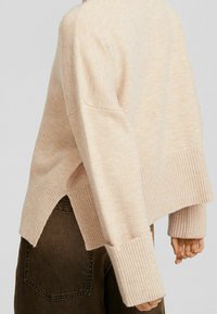 Bershka Stickad tröja - sand