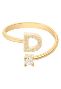 Anillo chapado en oro que presenta una "D" decorada con brillantes strass claros y un pequeño acento de piedra preciosa redonda. Diseño de banda simple.