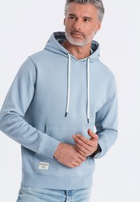 Ombre Felpa con cappuccio - denim blue