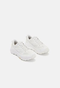 Unselected, white/lunar rock