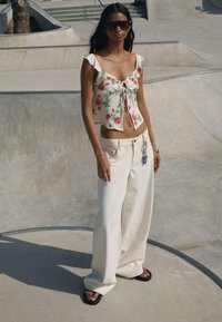 Bershka STRAPPY TEXTURED - Bluză - brown off-white