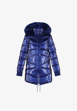 Niebieska kurtka puchowa z kapturem wyłożonym futerkiem, wykonana z połyskującego materiału, zapinana na zamek błyskawiczny, z elastycznymi mankietami. Posiada dwie przednie kieszenie i stylową sylwetkę.