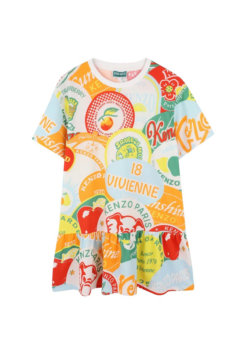 T-shirt en coton coloré à manches courtes présentant un collage de fruits vibrants et de graphiques de marque, avec un col rond et un ourlet à volants.