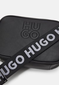 HUGO CROSSBODY  - Torba preko tijela - black