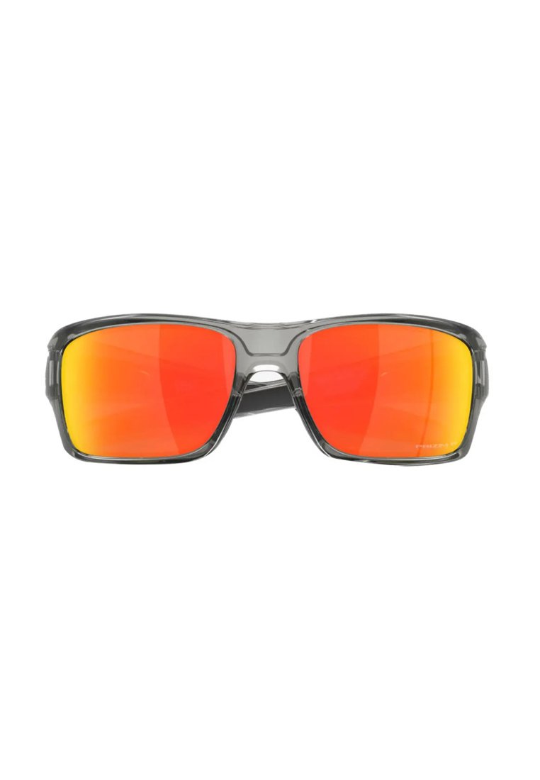 Gafas de sol rectangulares con montura gris translúcida y lentes reflectantes naranja-rojo, mostradas desde el frente sobre un fondo blanco.