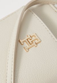 Thumbnail Image 5