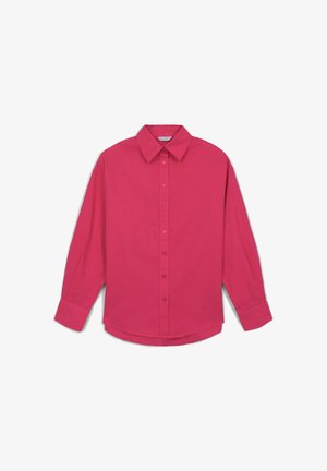 Camicia button-up a maniche lunghe di colore rosa brillante, con colletto e polsini, mostrata su uno sfondo bianco.