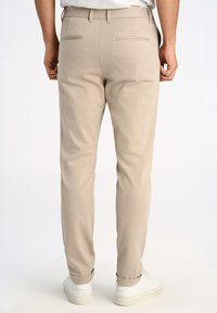 Lindbergh SUPERFLEX CROPPED  - Chino - lt stone