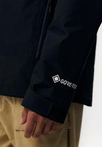 The North Face MOUNTAIN LIGHT TRICLIMATE THREE IN ONE GORE-TEX JACKET - Ūdensnecaurlaidīga jaka - black