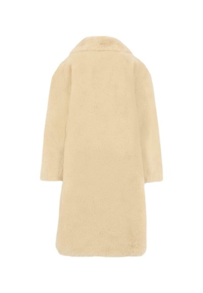 Cappotto lungo beige in pelliccia ecologica con ampio colletto e maniche lunghe, visto da dietro su uno sfondo bianco.